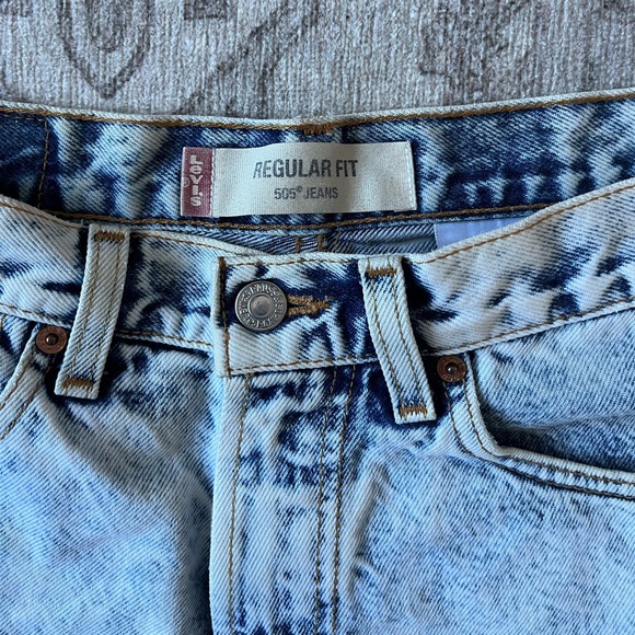 Levi’s 505 Jean Shorts - Picture 6 of 9